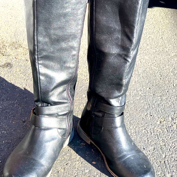 Hally Women’s Black Leather Buckle Boots Size 10 - Picture 1 of 11